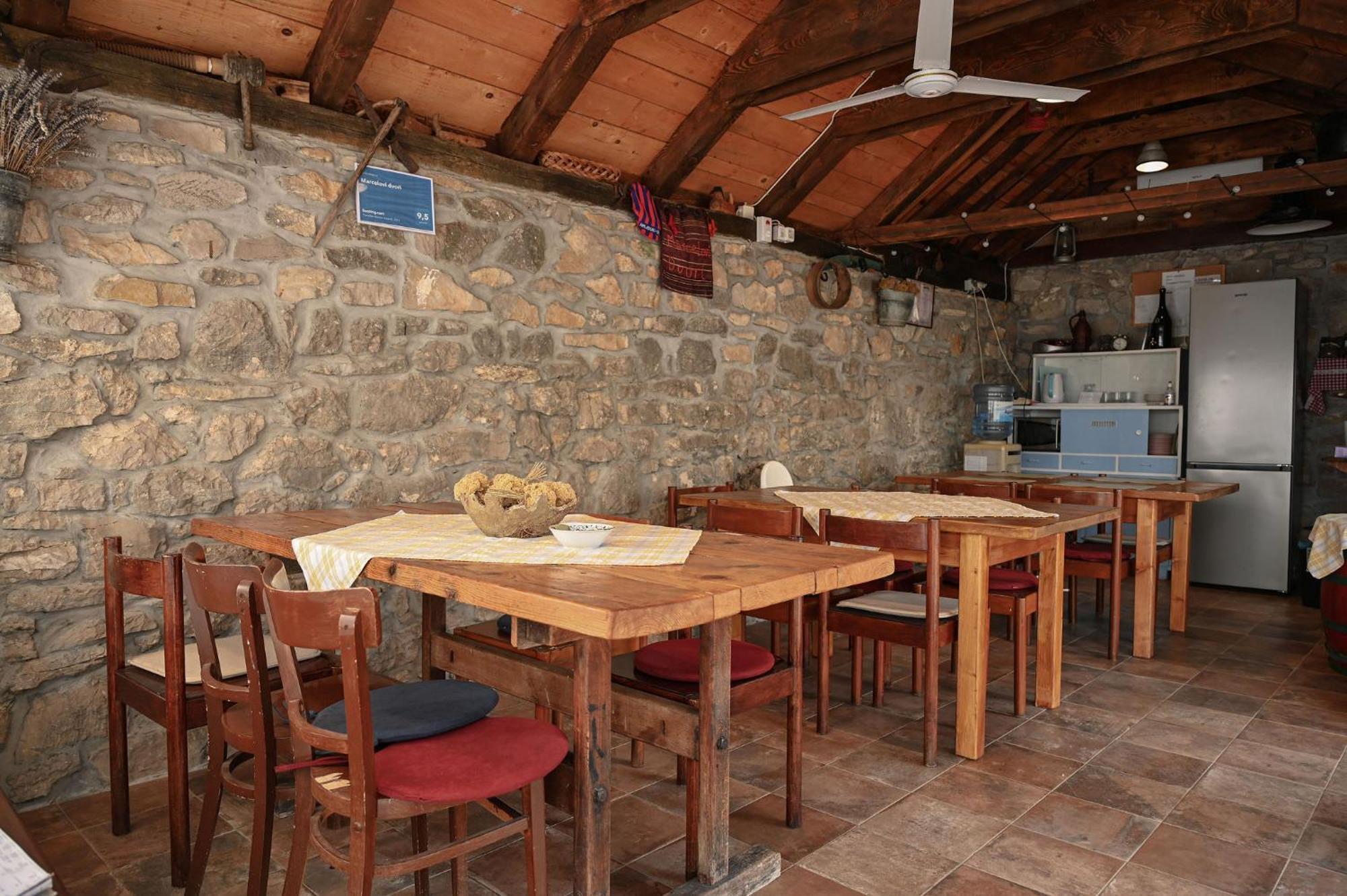 Bed and Breakfast Marcelovi Dvori à Pirovac Extérieur photo